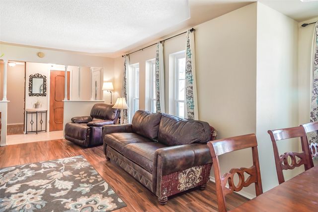 1822 E Cedar Elm Drive, Arlington, TX 76012