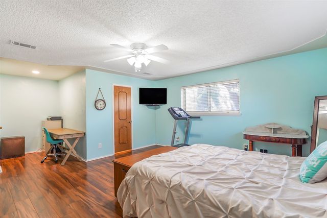 1822 E Cedar Elm Drive, Arlington, TX 76012