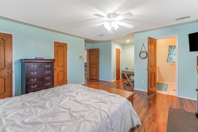 1822 E Cedar Elm Drive, Arlington, TX 76012