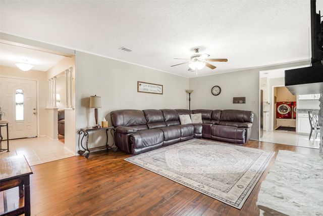 1822 E Cedar Elm Drive, Arlington, TX 76012