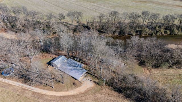 5725 Wayland Springs Rd, Iron City, TN 38463