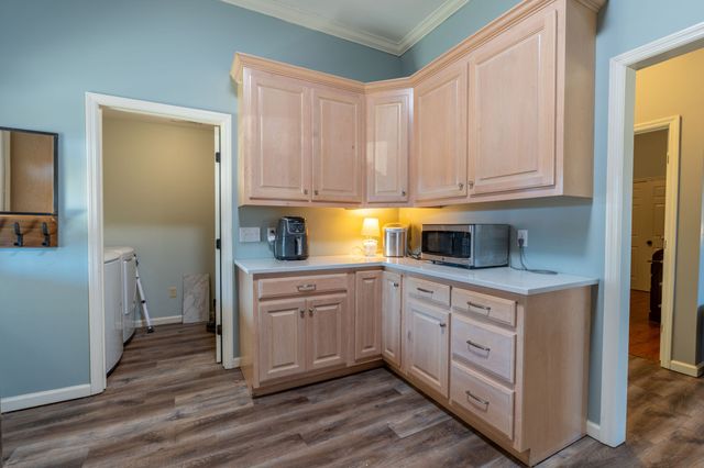 5725 Wayland Springs Rd, Iron City, TN 38463