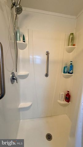 101 COUNTRY LN, Buena, NJ 08310