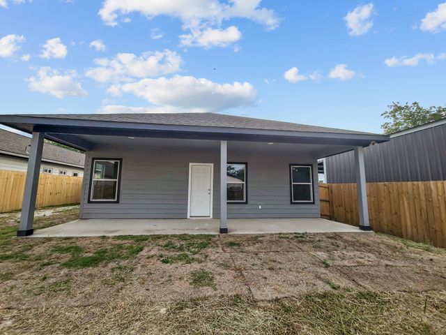 1223 Wesley Street, Greenville, TX 75401