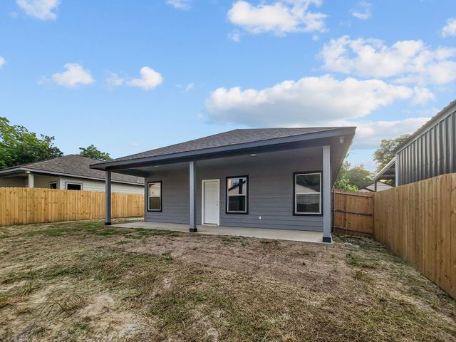 1223 Wesley Street, Greenville, TX 75401
