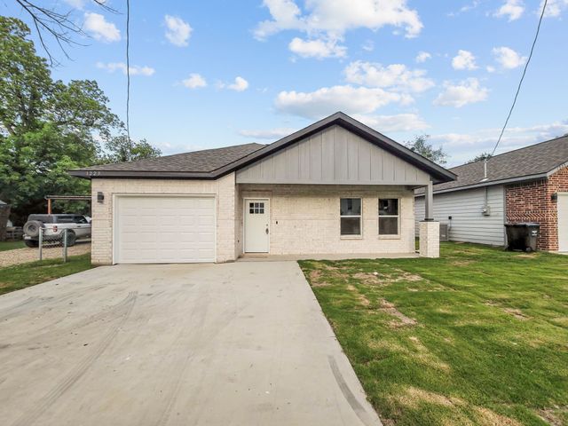 1223 Wesley Street, Greenville, TX 75401