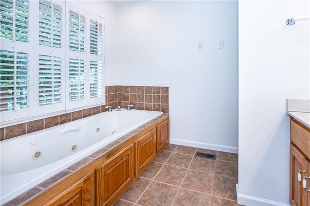7 Lakeview Circle, Ellijay, GA 30536