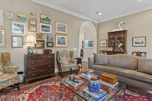 450 Saint Andrews Drive, Jackson, MS 39211