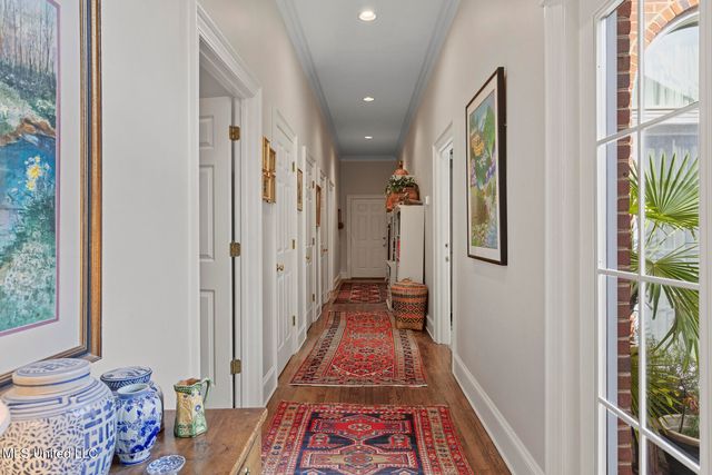 450 Saint Andrews Drive, Jackson, MS 39211