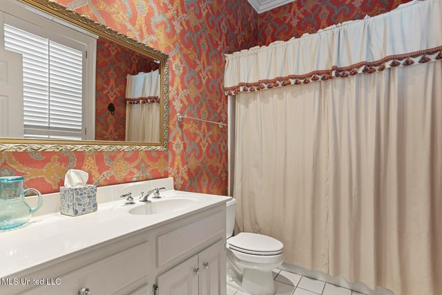 450 Saint Andrews Drive, Jackson, MS 39211