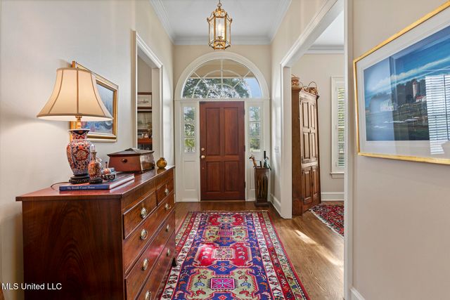 450 Saint Andrews Drive, Jackson, MS 39211