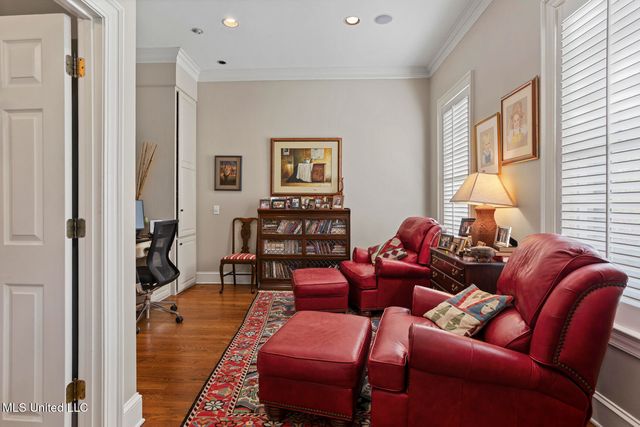 450 Saint Andrews Drive, Jackson, MS 39211