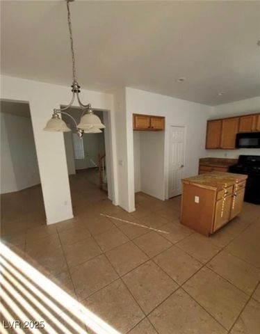 7879 Villa Pintura Avenue, Las Vegas, NV 89131