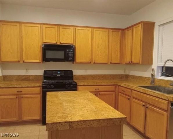 7879 Villa Pintura Avenue, Las Vegas, NV 89131
