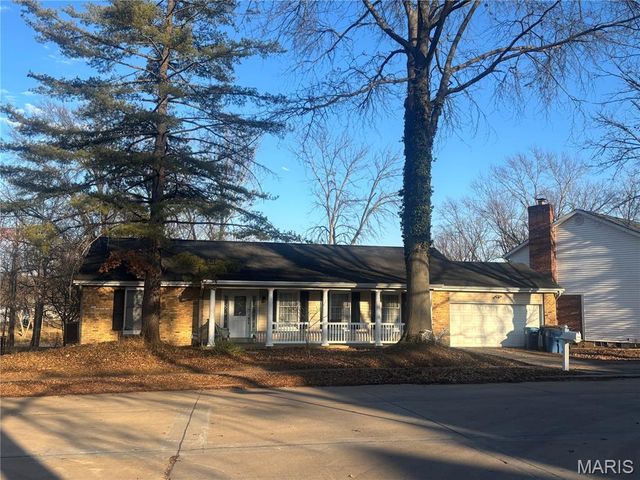 1768 Orchard Hill Drive, Chesterfield, MO 63017