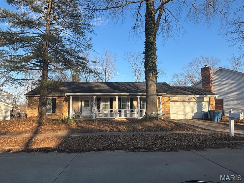 1768 Orchard Hill Drive, Chesterfield, MO 63017