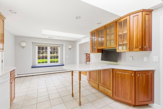 15 May Elm Ln, Norwell, MA 02061
