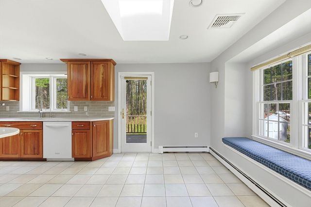 15 May Elm Ln, Norwell, MA 02061