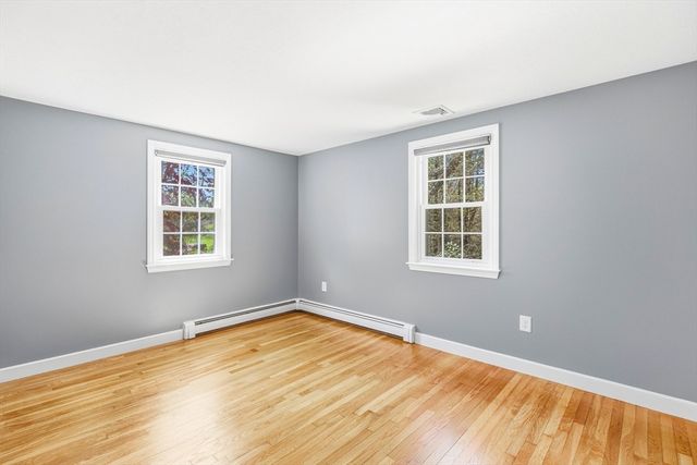 15 May Elm Ln, Norwell, MA 02061