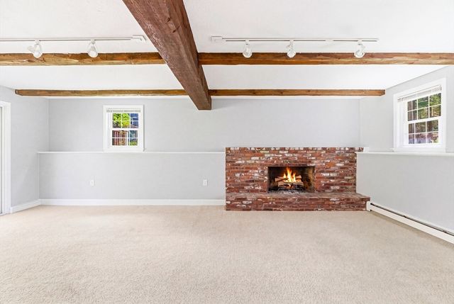 15 May Elm Ln, Norwell, MA 02061