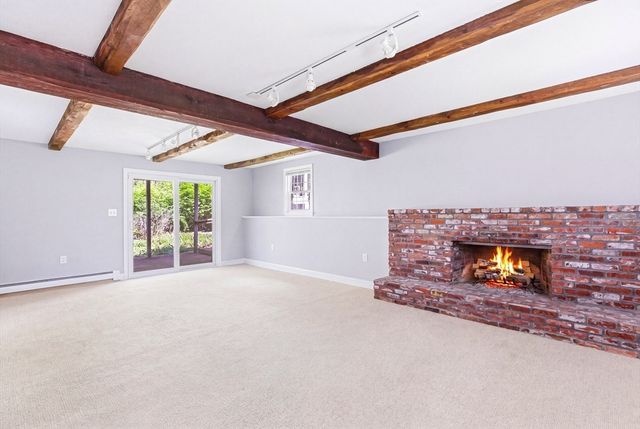 15 May Elm Ln, Norwell, MA 02061