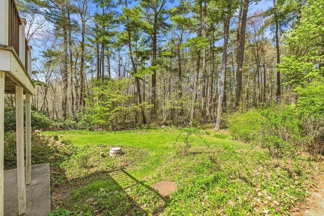 15 May Elm Ln, Norwell, MA 02061