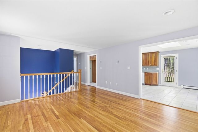 15 May Elm Ln, Norwell, MA 02061