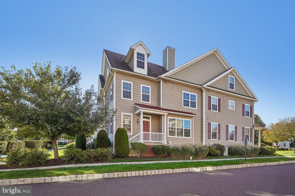 329 KATIE LN, PERKASIE, PA 18944 — exterior