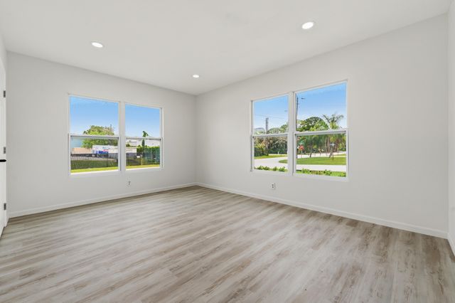 1566 NW 9th Avenue, Stuart, FL 34994