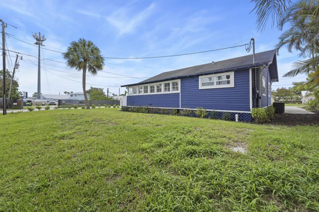 1566 NW 9th Avenue, Stuart, FL 34994