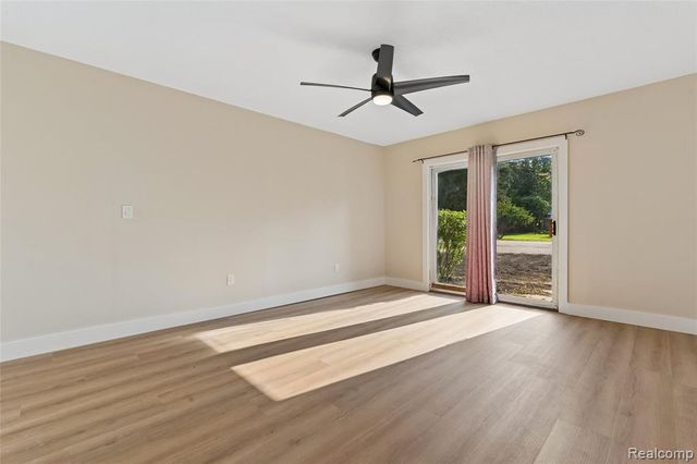 413 5th Street, Fenton, MI 48430