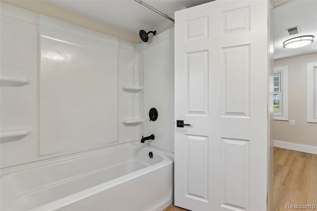 413 5th Street, Fenton, MI 48430