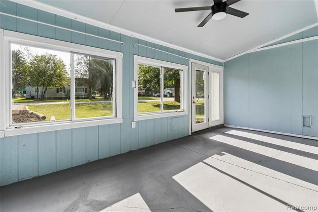 413 5th Street, Fenton, MI 48430