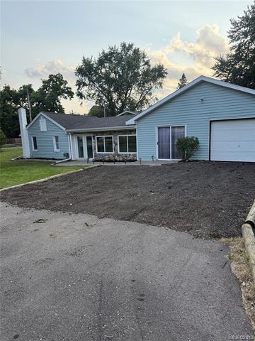 413 5th Street, Fenton, MI 48430
