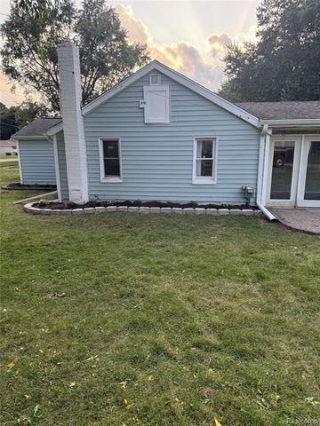 413 5th Street, Fenton, MI 48430