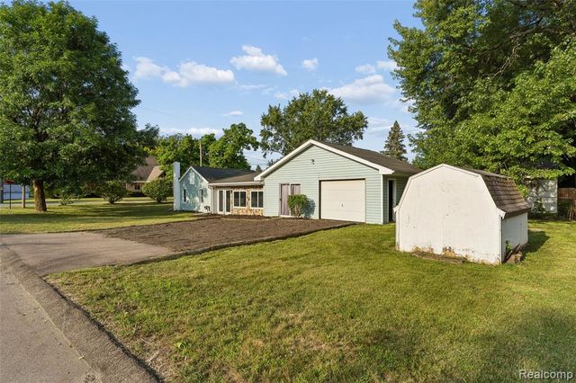 413 5th Street, Fenton, MI 48430