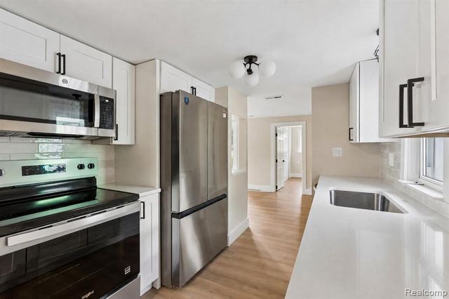 413 5th Street, Fenton, MI 48430