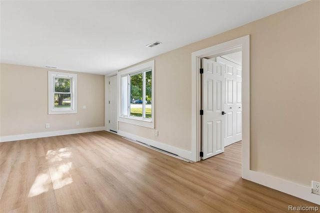413 5th Street, Fenton, MI 48430
