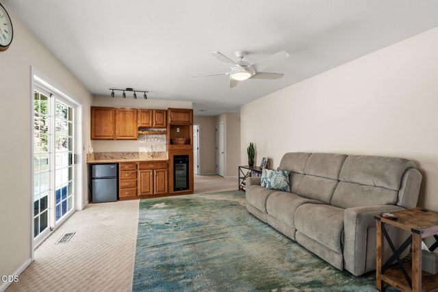 197 Timberlake Drive, Ashland, OR 97520