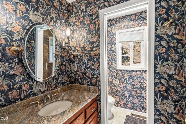 197 Timberlake Drive, Ashland, OR 97520