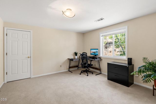 197 Timberlake Drive, Ashland, OR 97520