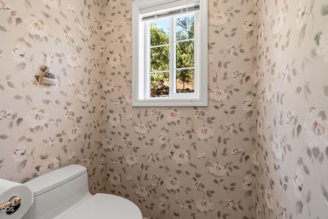 197 Timberlake Drive, Ashland, OR 97520