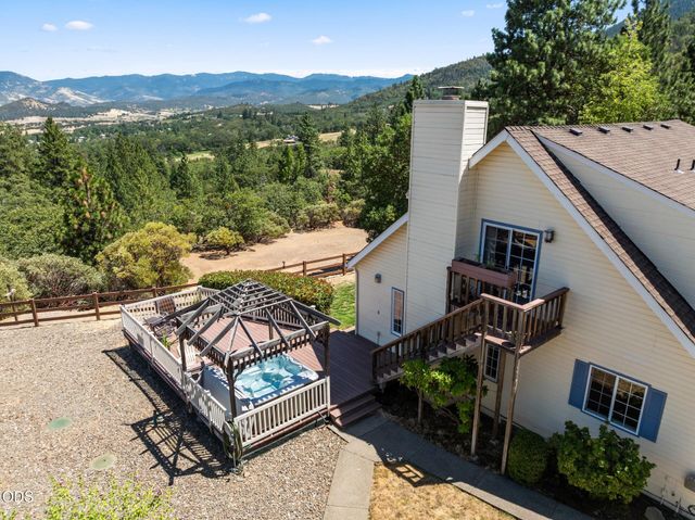 197 Timberlake Drive, Ashland, OR 97520