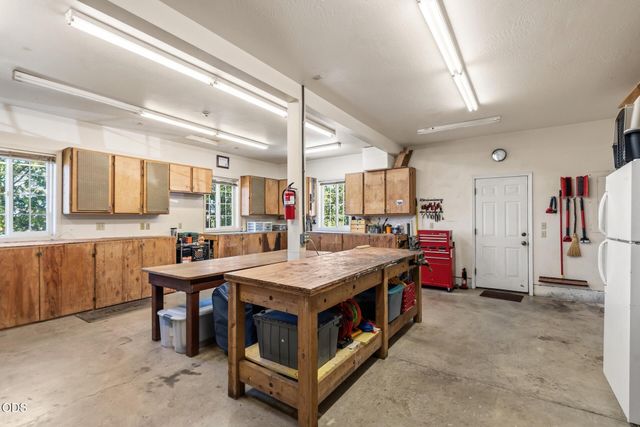 197 Timberlake Drive, Ashland, OR 97520