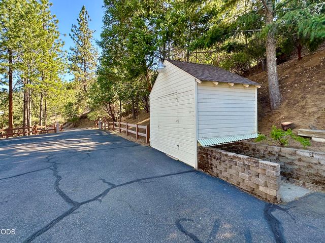 197 Timberlake Drive, Ashland, OR 97520