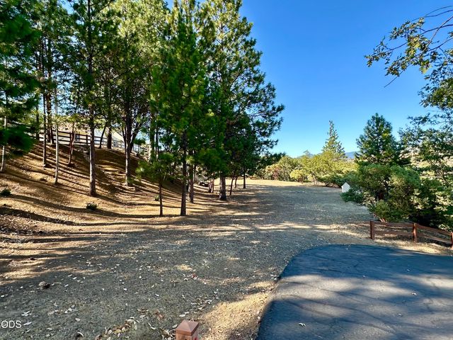 197 Timberlake Drive, Ashland, OR 97520