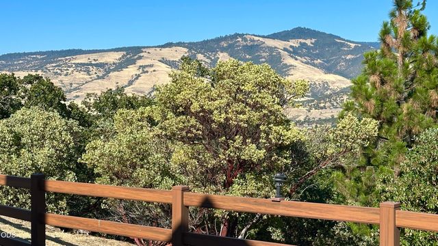 197 Timberlake Drive, Ashland, OR 97520