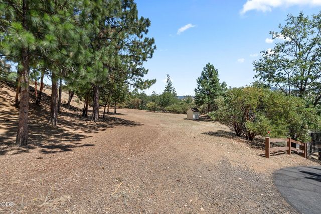 197 Timberlake Drive, Ashland, OR 97520
