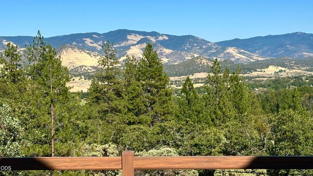 197 Timberlake Drive, Ashland, OR 97520
