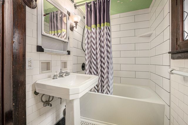 380 Centreville Road, Constantine Vllg, MI 49042